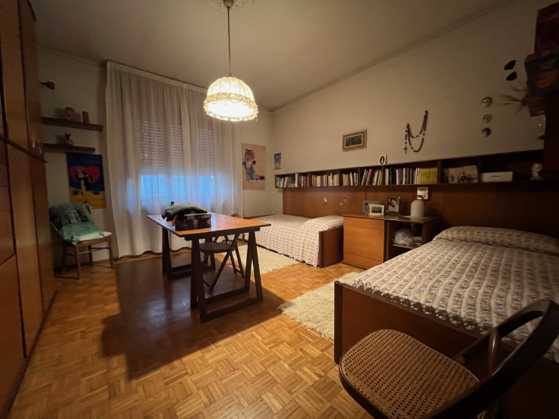 Si propone in vendita la nuda proprietà di una casa singola situata in una bella via del Comune d...