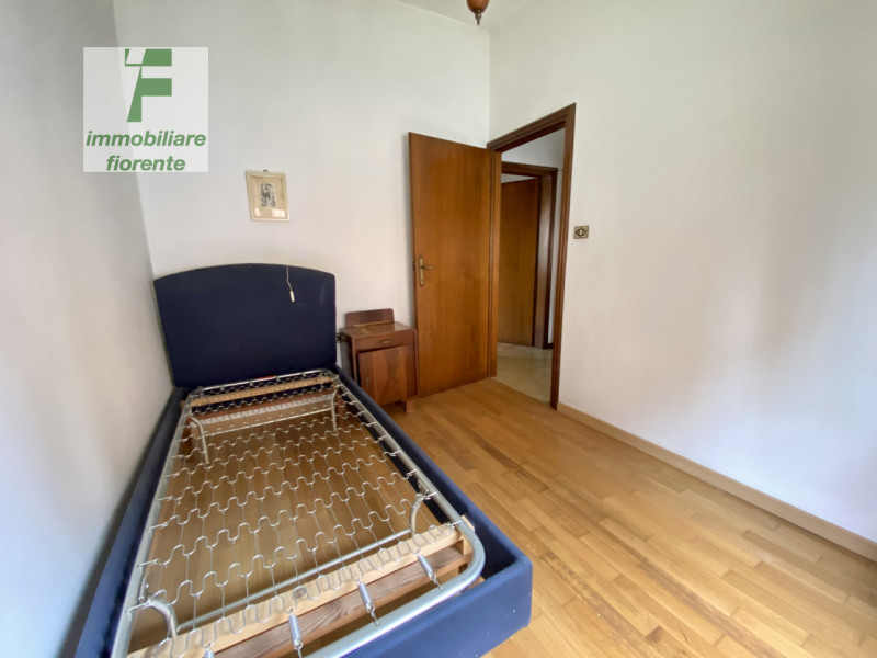 SOLUZIONE INTROVABILE...COMODA AI SERVIZI...SU UN LOTTO DI MQ 400...CASA SINGOLA SU UNICO PIANO D...