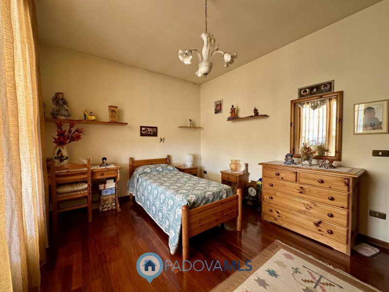 Immobile in esclusiva al Gruppo Padova MLS
MASERA' In centro paese, a due passi da tutti i serviz...
