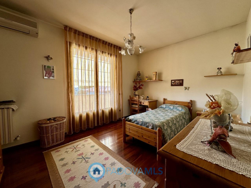 Immobile in esclusiva al Gruppo Padova MLS
MASERA' In centro paese, a due passi da tutti i serviz...