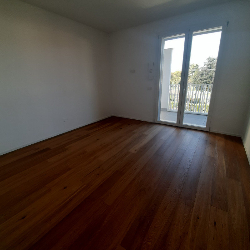 Nell'esclusivo quartiere di Madonna Pellegrina proponiamo uno splendido appartamento di nuova gen...