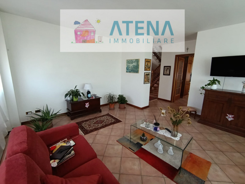 rif. 25658

BOVOLENTA – LOCALITÀ FOSSARAGNA

Villa unifamiliare con ampio giardino e vista aperta...