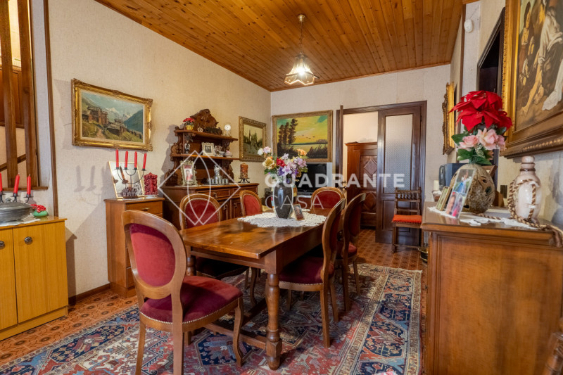 Nel comune di Pernumia, proponiamo in vendita esclusiva una villa unica. L’immobile si distingue ...