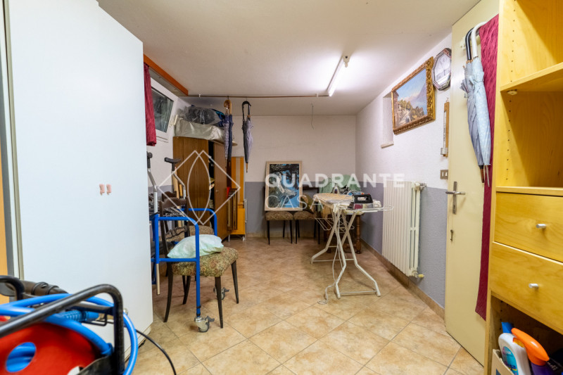 Nel comune di Pernumia, proponiamo in vendita esclusiva una villa unica. L’immobile si distingue ...