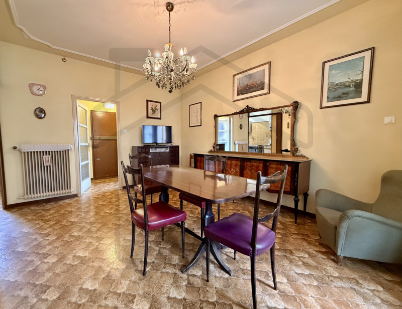 SACRA FAMIGLIA – Nel cuore di uno dei quartieri più ricercati e comodi di Padova, proponiamo un l...