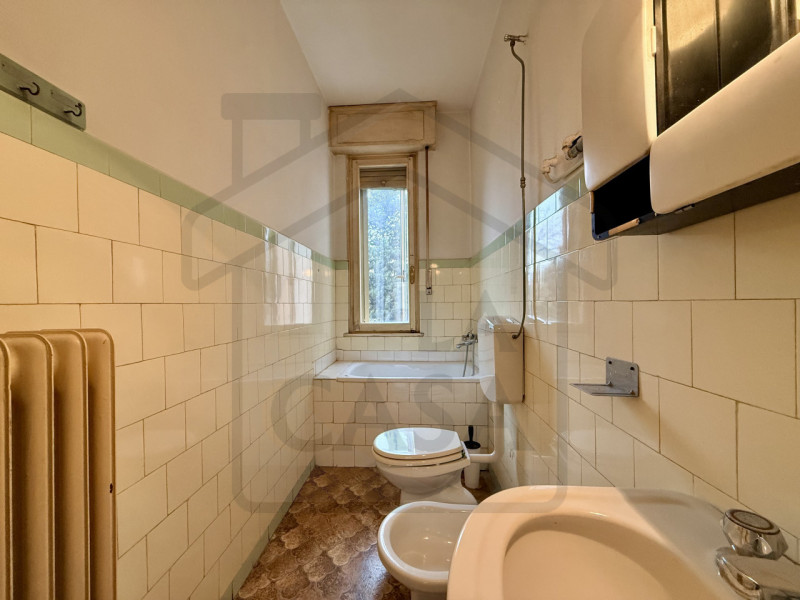 SACRA FAMIGLIA – Nel cuore di uno dei quartieri più ricercati e comodi di Padova, proponiamo un l...