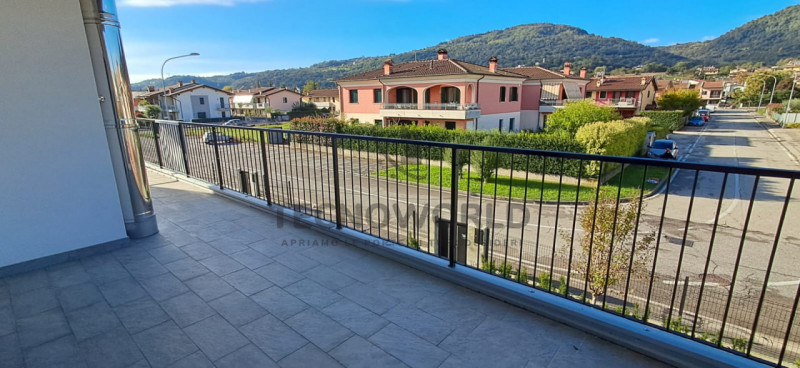 Scopri la tua nuova casa nel cuore della frazione Castelnovo, Comune di Isola Vicentina. Proponia...