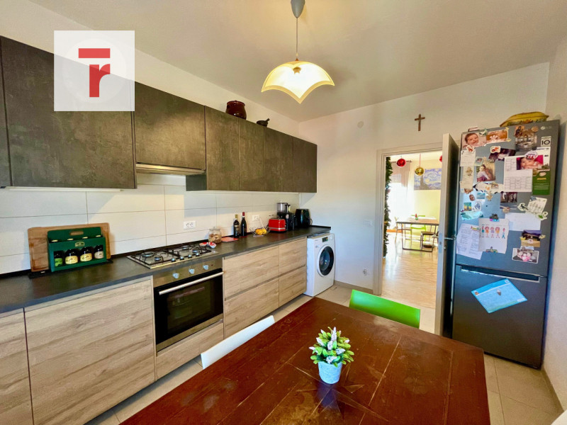 Nel cuore di Brusegana, zona Santo Stefano, appartamento al 4° e ultimo piano di una palazzina do...