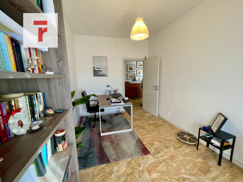 Nel cuore di Brusegana, zona Santo Stefano, appartamento al 4° e ultimo piano di una palazzina do...