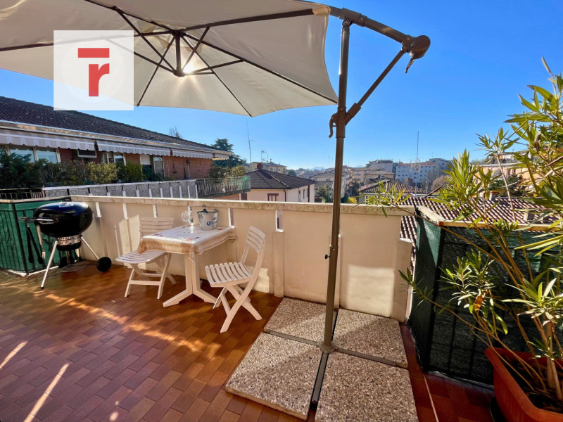 Nel cuore di Brusegana, zona Santo Stefano, appartamento al 4° e ultimo piano di una palazzina do...