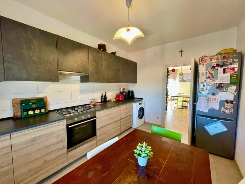 Nel cuore di Brusegana, nella ricercata zona Santo Stefano a Padova, proponiamo in vendita uno sp...