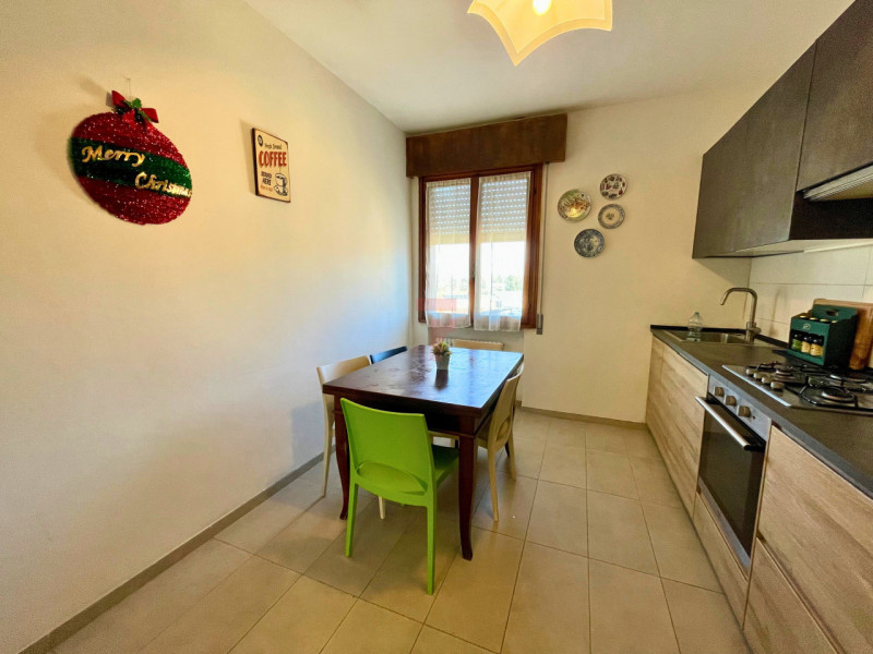 Nel cuore di Brusegana, nella ricercata zona Santo Stefano a Padova, proponiamo in vendita uno sp...