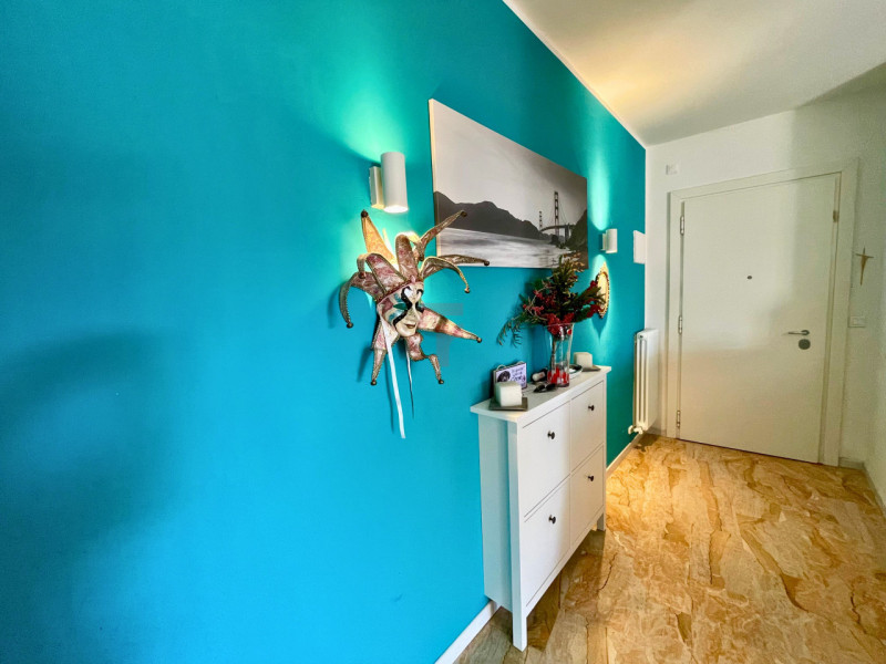 Nel cuore di Brusegana, nella ricercata zona Santo Stefano a Padova, proponiamo in vendita uno sp...