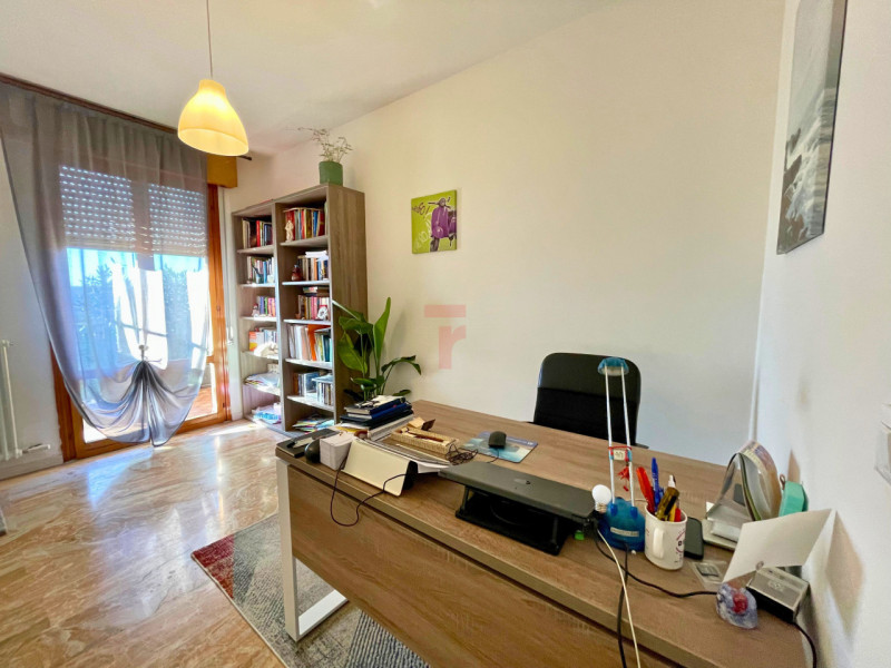 Nel cuore di Brusegana, nella ricercata zona Santo Stefano a Padova, proponiamo in vendita uno sp...