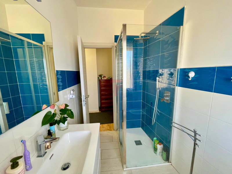 Nel cuore di Brusegana, nella ricercata zona Santo Stefano a Padova, proponiamo in vendita uno sp...