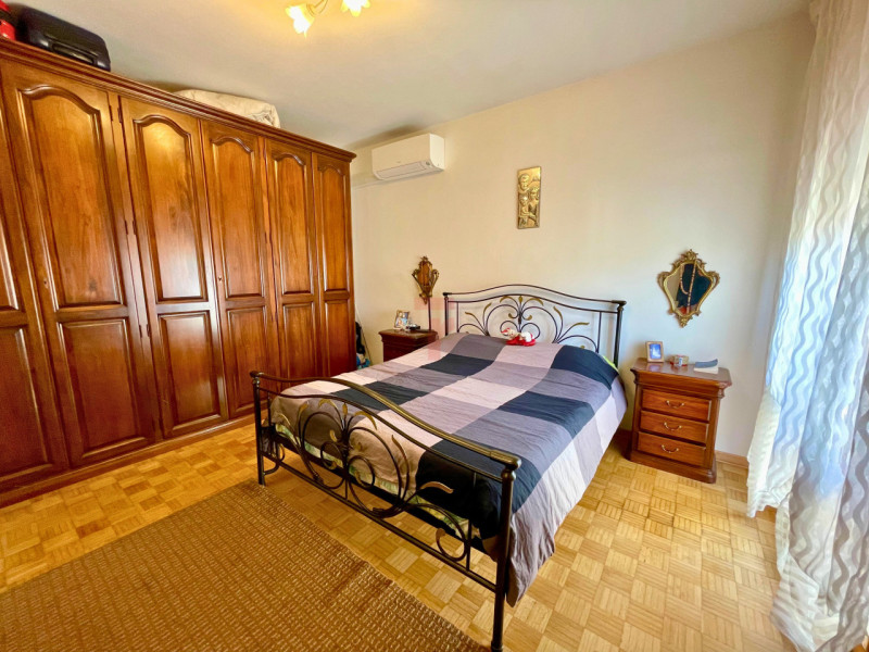 Nel cuore di Brusegana, nella ricercata zona Santo Stefano a Padova, proponiamo in vendita uno sp...