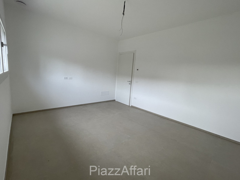 RIF. CAMP22

Proponiamo in vendita nel Comune di Campolongo Maggiore, in zona centrale a circa 40...