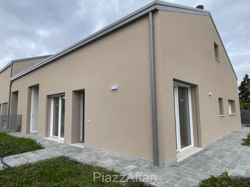 RIF. CAMP22

Proponiamo in vendita nel Comune di Campolongo Maggiore, in zona centrale a circa 40...