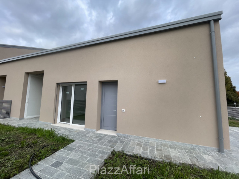 RIF. CAMP22

Proponiamo in vendita nel Comune di Campolongo Maggiore, in zona centrale a circa 40...