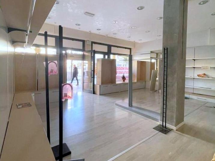 Immobile in esclusiva al Gruppo Padova MLS

in zona centralissima e di passaggio, proponiamo in v...