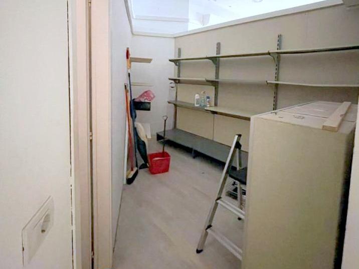 Immobile in esclusiva al Gruppo Padova MLS

in zona centralissima e di passaggio, proponiamo in v...