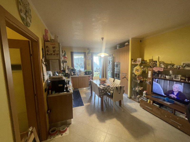 A Fietta di Paderno del Grappa in zona tranquilla e comoda ai servizi siamo a proporre in vendita...