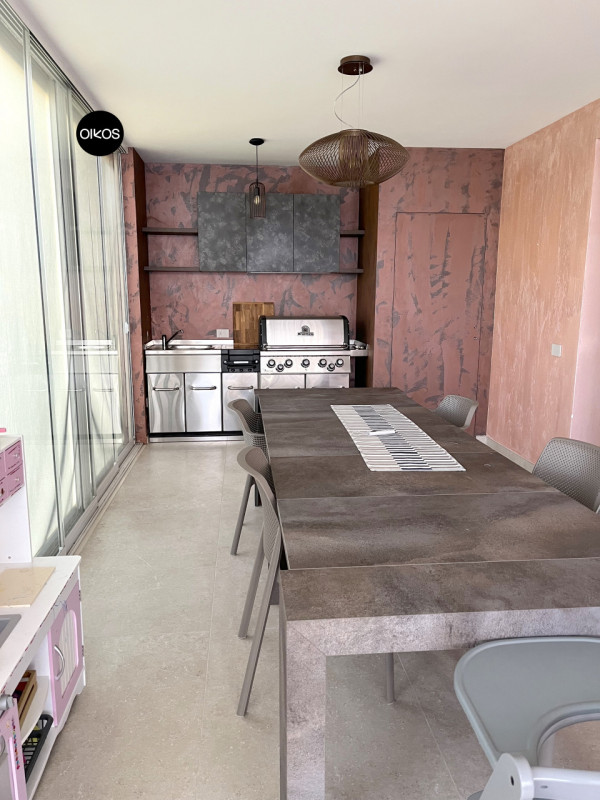 Legnaro (PD) - Proponiamo villa unifamiliare di recente costruzione, dalle finiture raffinate e s...