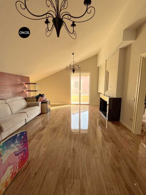 Legnaro (PD) - Proponiamo villa unifamiliare di recente costruzione, dalle finiture raffinate e s...