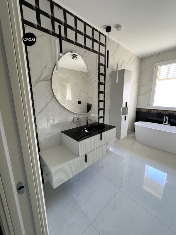 Legnaro (PD) - Proponiamo villa unifamiliare di recente costruzione, dalle finiture raffinate e s...