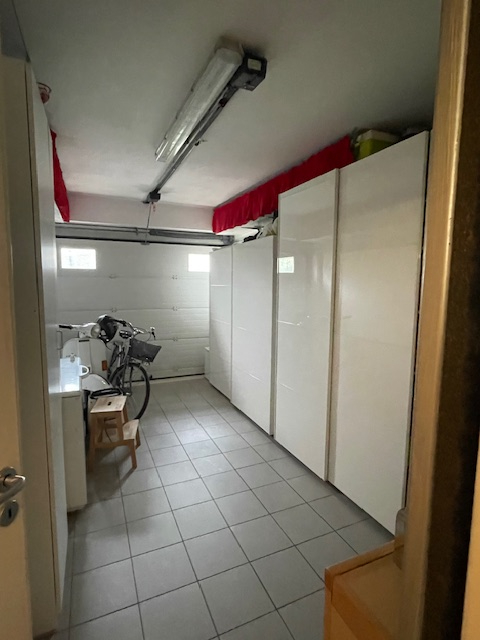 In una delle zone più tranquille e residenziali di Dueville, proponiamo in vendita un'elegante po...