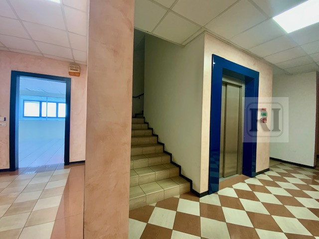 In affitto a Padova Z.i. , nella rinomata zona industriale di Padova (Padova Z.I.), proponiamo un...