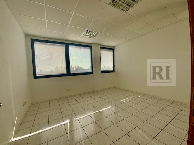 In affitto a Padova Z.i. , nella rinomata zona industriale di Padova (Padova Z.I.), proponiamo un...