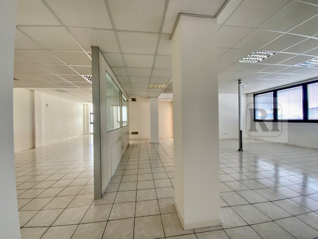 In affitto a Padova Z.i. , nella rinomata zona industriale di Padova (Padova Z.I.), proponiamo un...