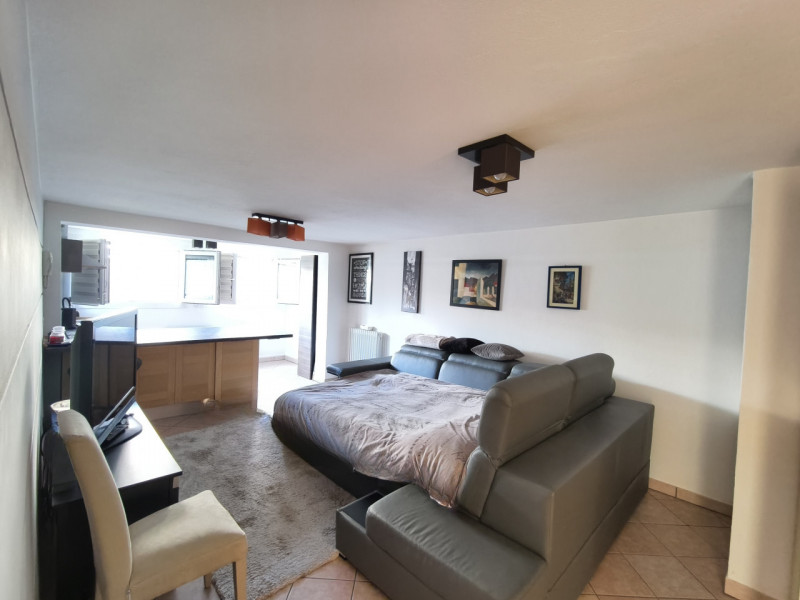 Porzione elegante di villa bifamiliare di circa 270, curata nei minimi dettagli con buongusto. Ub...