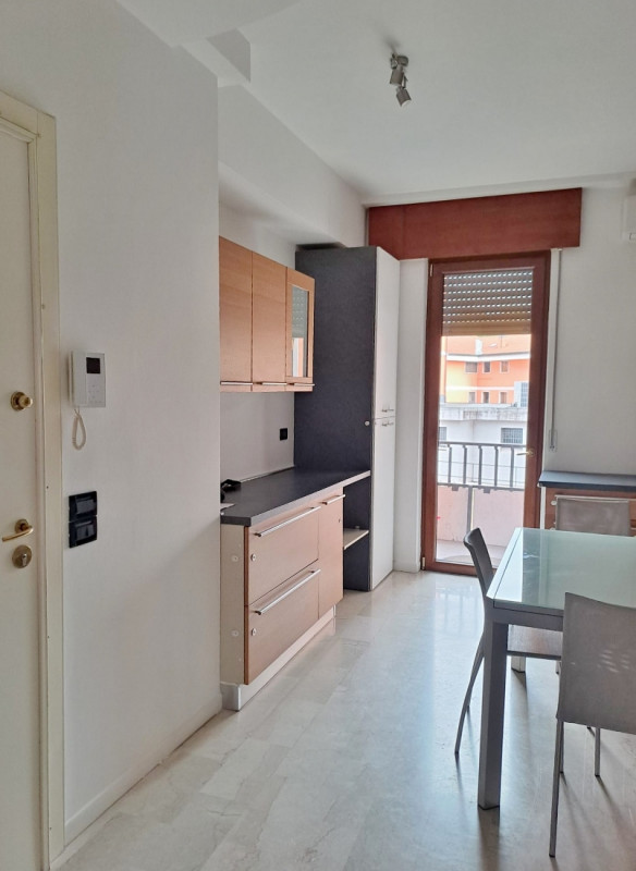 INVESTIMENTO IMMOBILIARE: BICAMERE RIAMMODERNATO E GIA' LOCATO IN VENDITA A VICENZA - Rif. 8307

...