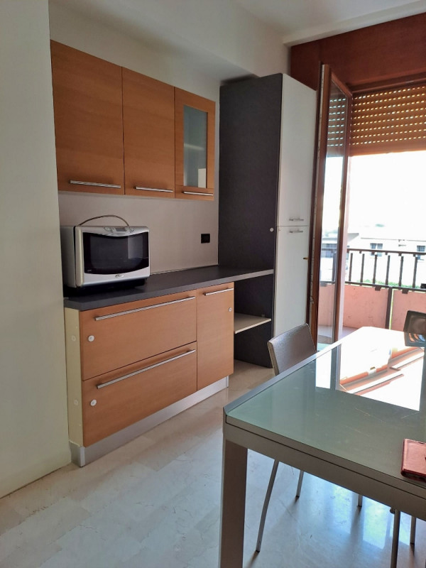 INVESTIMENTO IMMOBILIARE: BICAMERE RIAMMODERNATO E GIA' LOCATO IN VENDITA A VICENZA - Rif. 8307

...