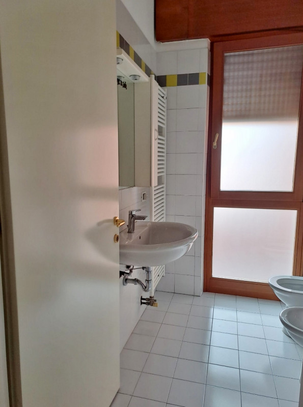 INVESTIMENTO IMMOBILIARE: BICAMERE RIAMMODERNATO E GIA' LOCATO IN VENDITA A VICENZA - Rif. 8307

...