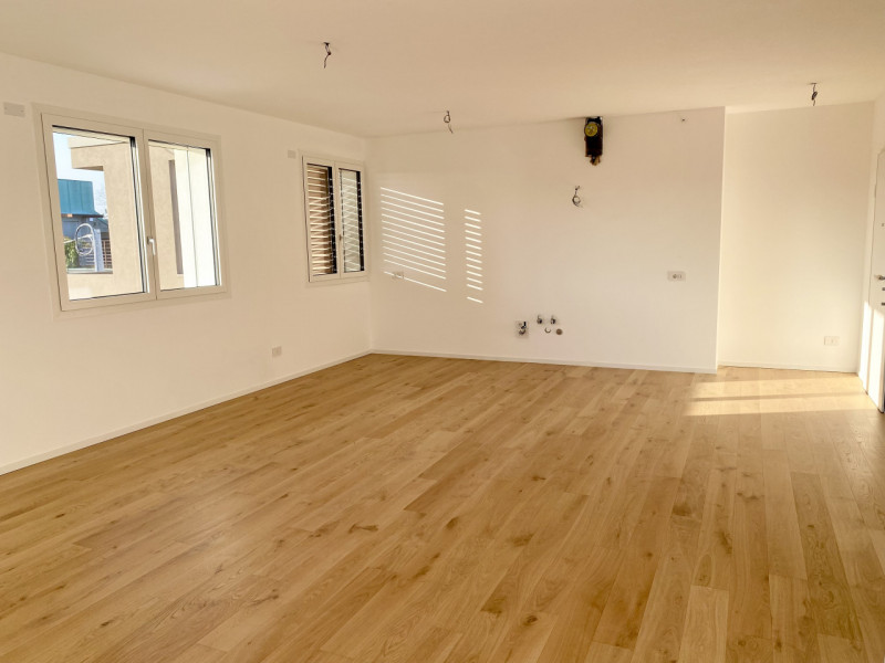 Castelfranco V.to: proponiamo alla vendita un attico di nuova realizzazione, in pronta consegna.
...