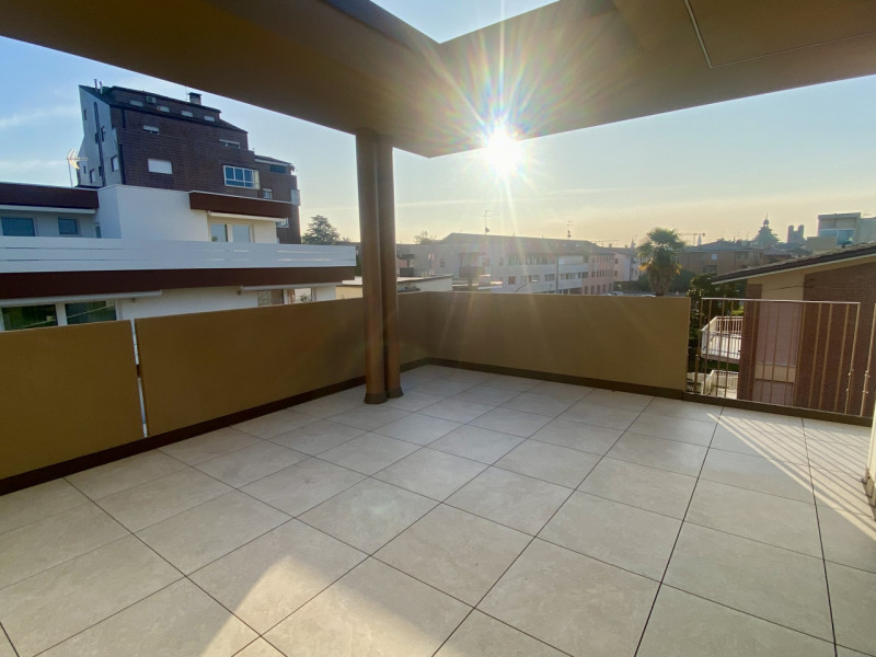 Castelfranco V.to: proponiamo alla vendita un attico di nuova realizzazione, in pronta consegna.
...