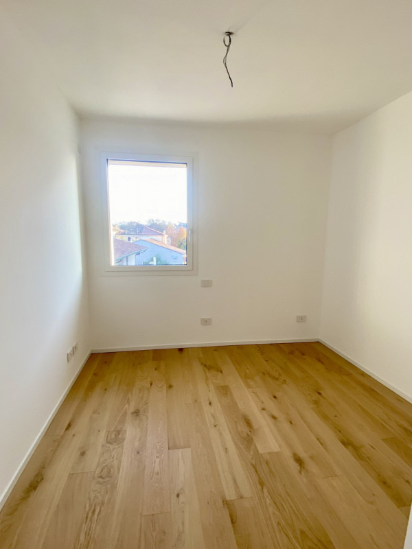 Castelfranco V.to: proponiamo alla vendita un attico di nuova realizzazione, in pronta consegna.
...