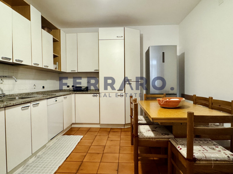 Treviso, zona Santa Bona. Codice YA9.

Si propone in locazione una introvabile casa a schiera di ...