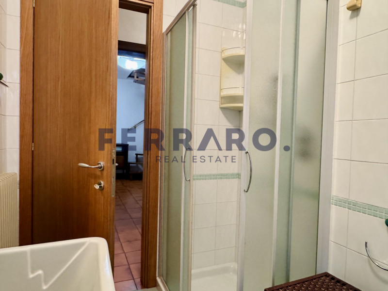 Treviso, zona Santa Bona. Codice YA9.

Si propone in locazione una introvabile casa a schiera di ...