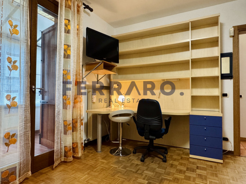 Treviso, zona Santa Bona. Codice YA9.

Si propone in locazione una introvabile casa a schiera di ...