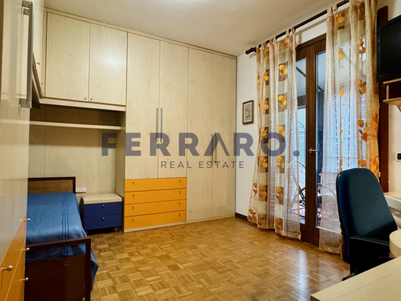 Treviso, zona Santa Bona. Codice YA9.

Si propone in locazione una introvabile casa a schiera di ...