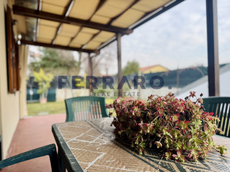 Treviso, zona Santa Bona. Codice YA9.

Si propone in locazione una introvabile casa a schiera di ...