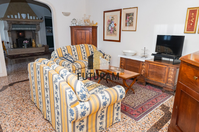 CAMISANO VICENTINO – CENTRO | RIF. RES8 PER INFO: 0444/310220

All’ingresso del cuore pulsante di...