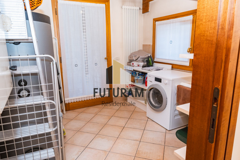 CAMISANO VICENTINO – CENTRO | RIF. RES8 PER INFO: 0444/310220

All’ingresso del cuore pulsante di...