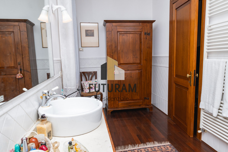 CAMISANO VICENTINO – CENTRO | RIF. RES8 PER INFO: 0444/310220

All’ingresso del cuore pulsante di...