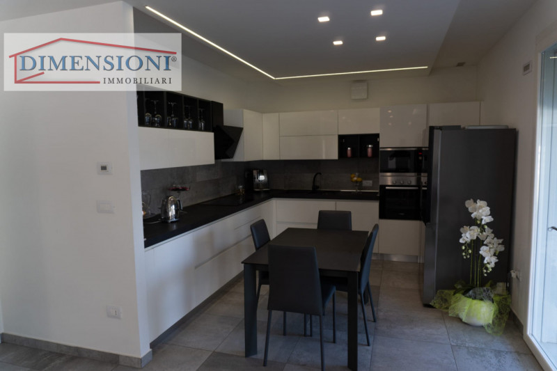 ALBIGNASEGO Località Mandriola, elegante Bifamiliare in classe A4 con ampi spazi e giardino priva...