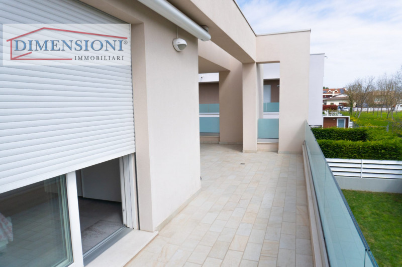 ALBIGNASEGO Località Mandriola, elegante Bifamiliare in classe A4 con ampi spazi e giardino priva...